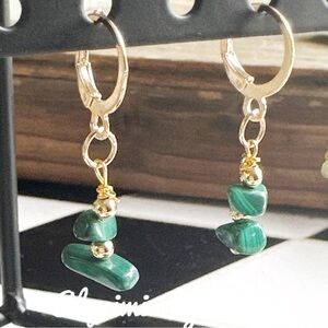 Alquimia Gold Earrings with Green malachite Accents